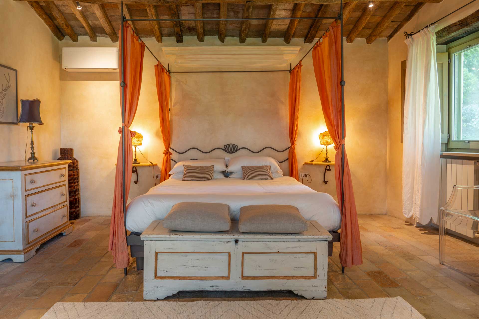 luxury-villa-living-villa-bootler-umbria-italy-11