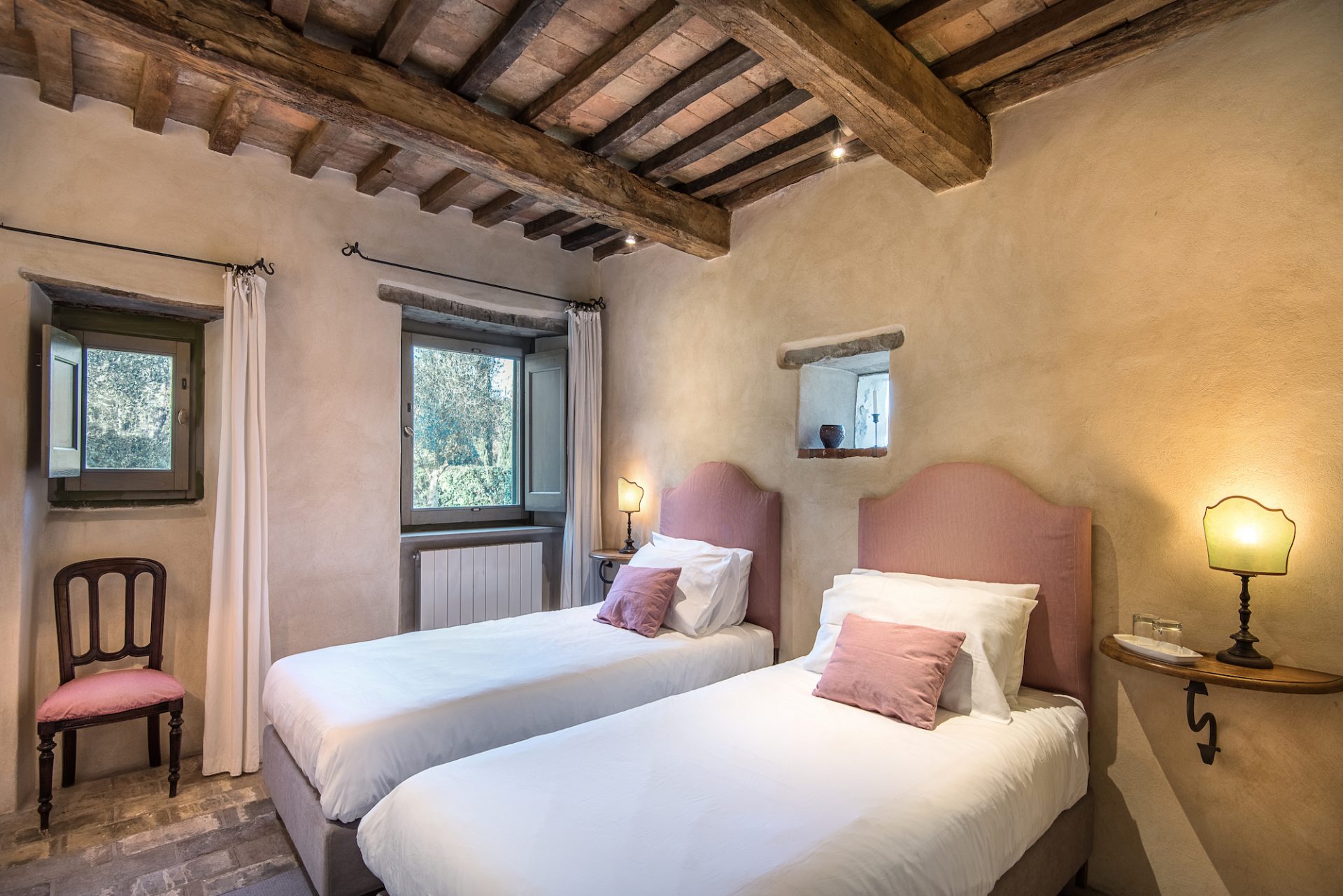 luxury-villa-living-villa-bootler-umbria-italy-13