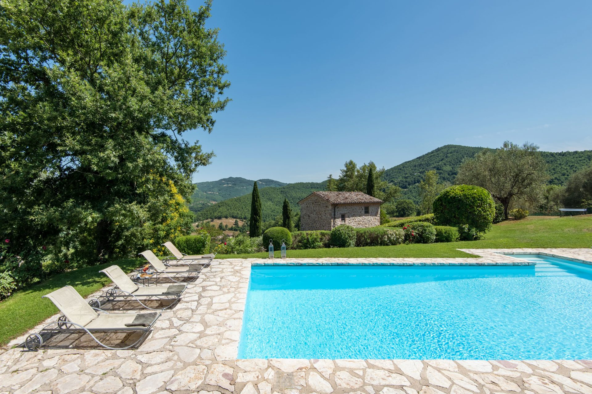 luxury-villa-living-villa-bootler-umbria-italy-4