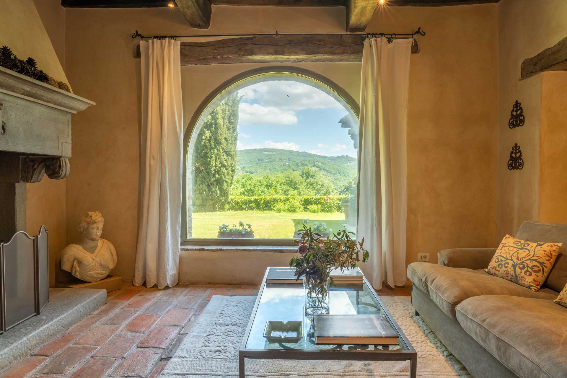 luxury-villa-living-villa-bootler-umbria-italy-6