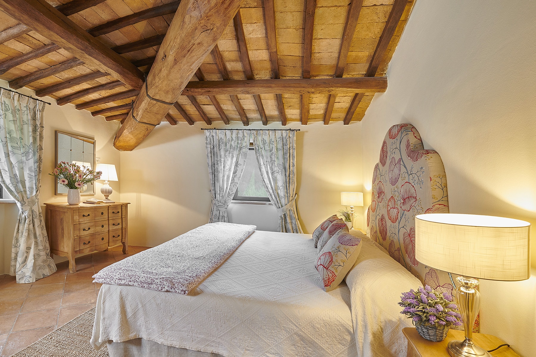 luxury-villa-living-villa-gipson-umbria-italy-11