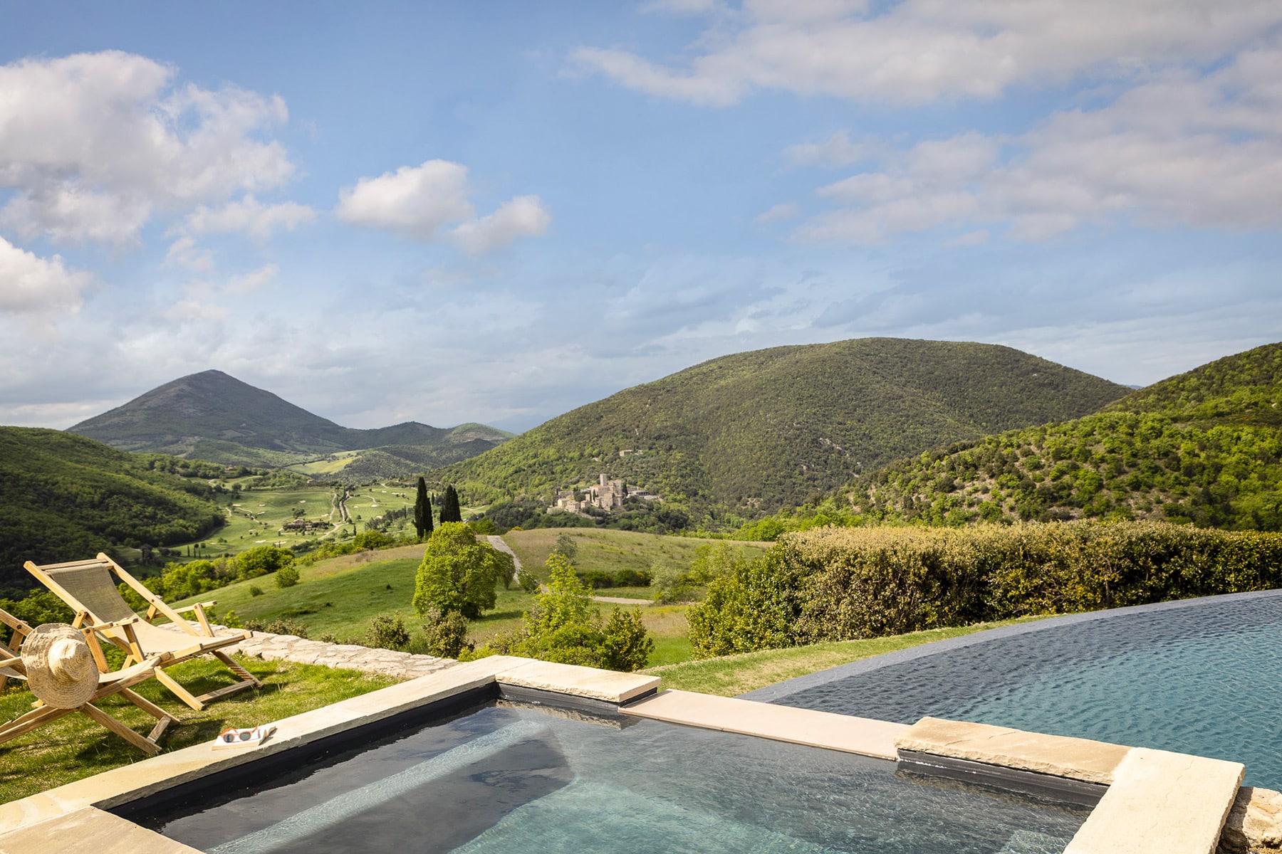 luxury-villa-living-villa-gipson-umbria-italy-2