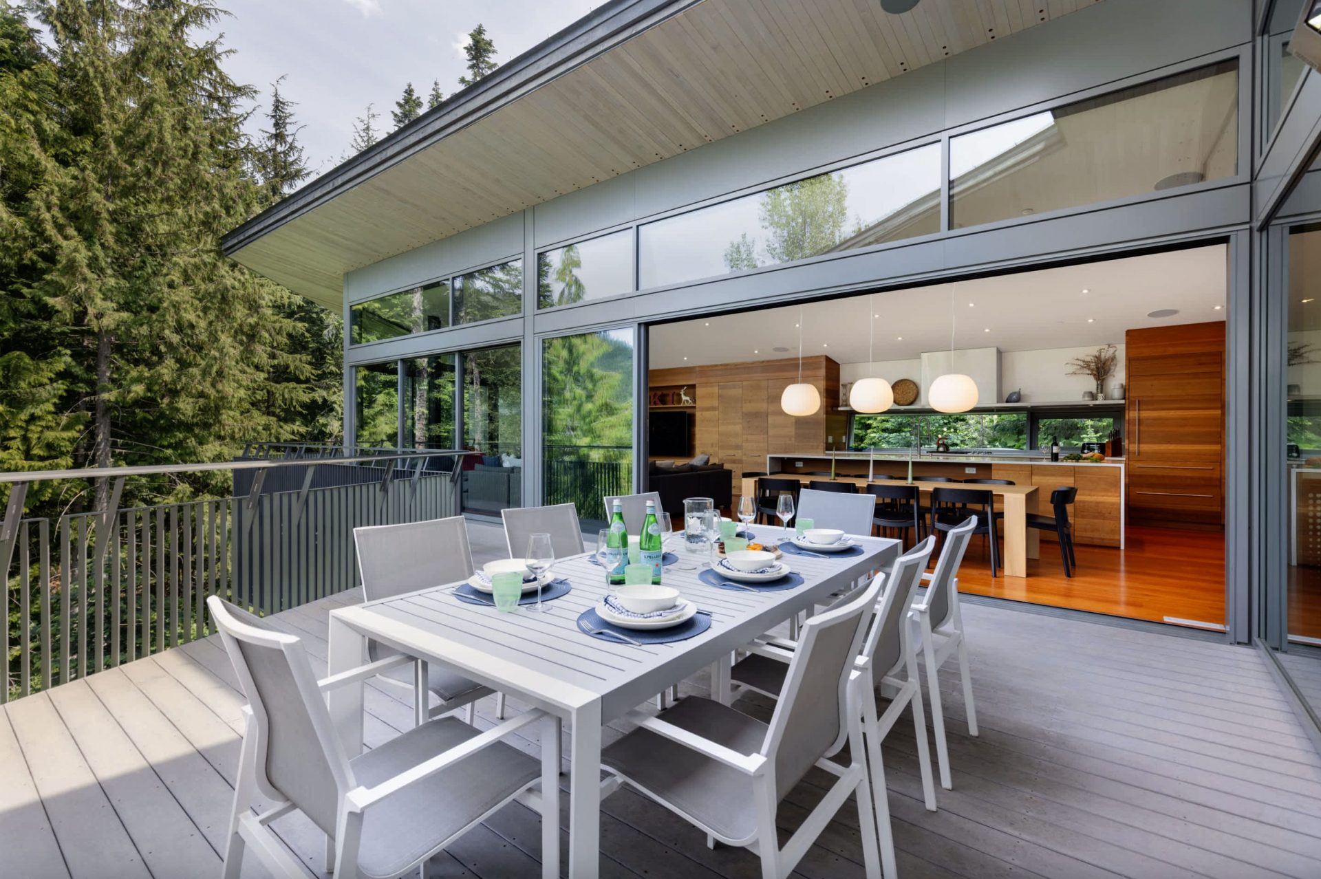 luxury-villa-living-villa-kadenwood-skyhaus-whistler-canada-4