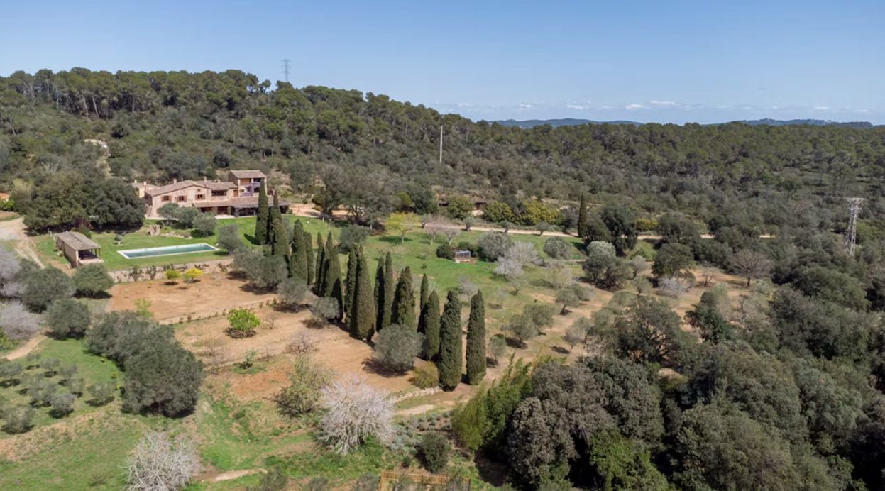 luxury-villa-living-villa-lewsey-girona-spain-18