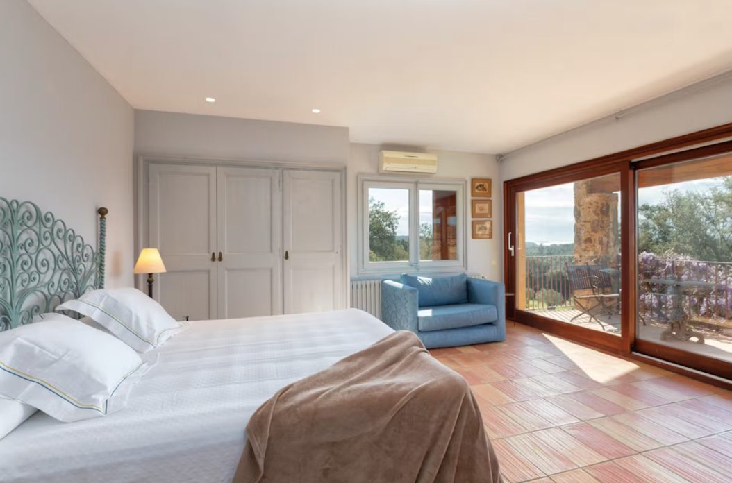 luxury-villa-living-villa-lewsey-girona-spain-9