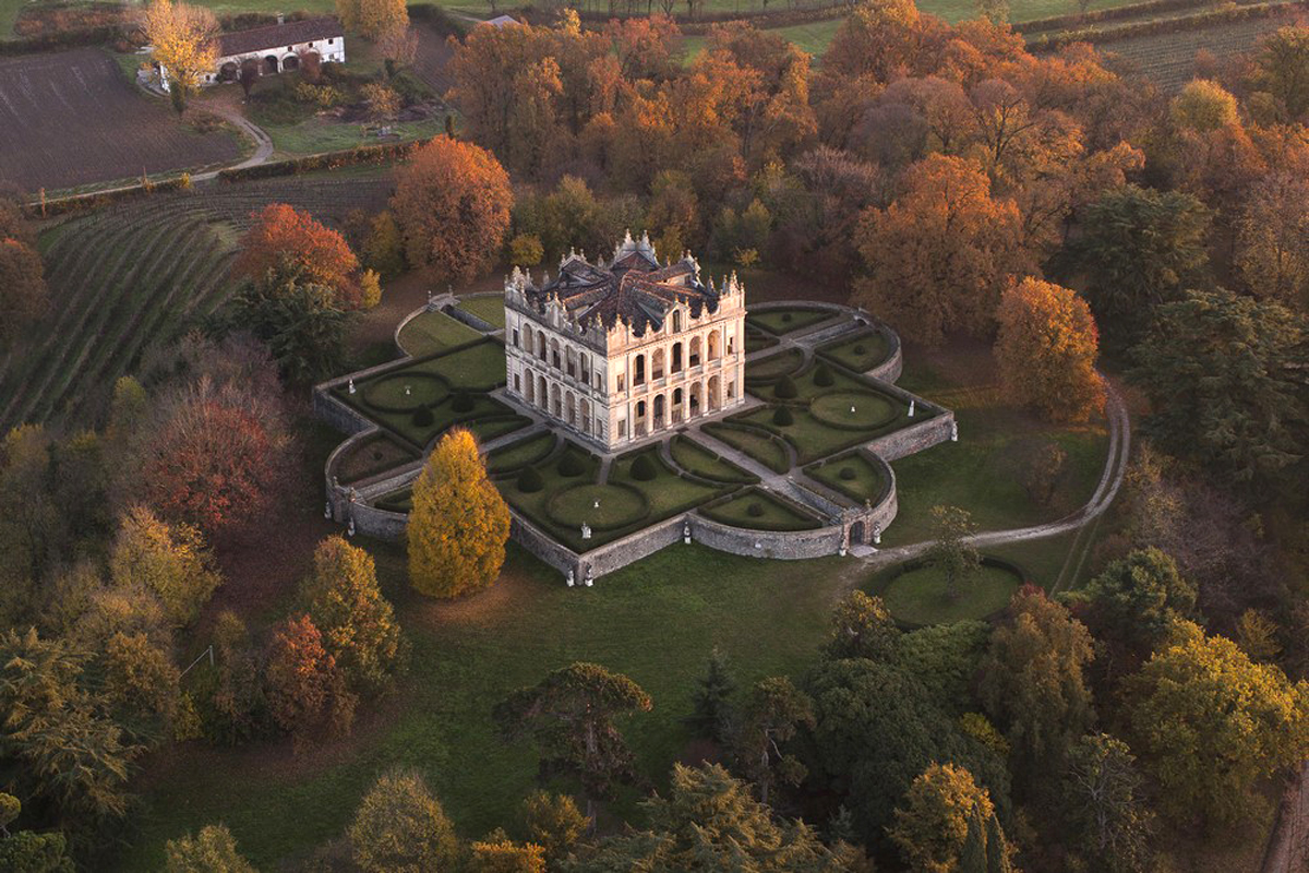 luxury-villa-living-villa-luzuriaga-veneto-italy-2