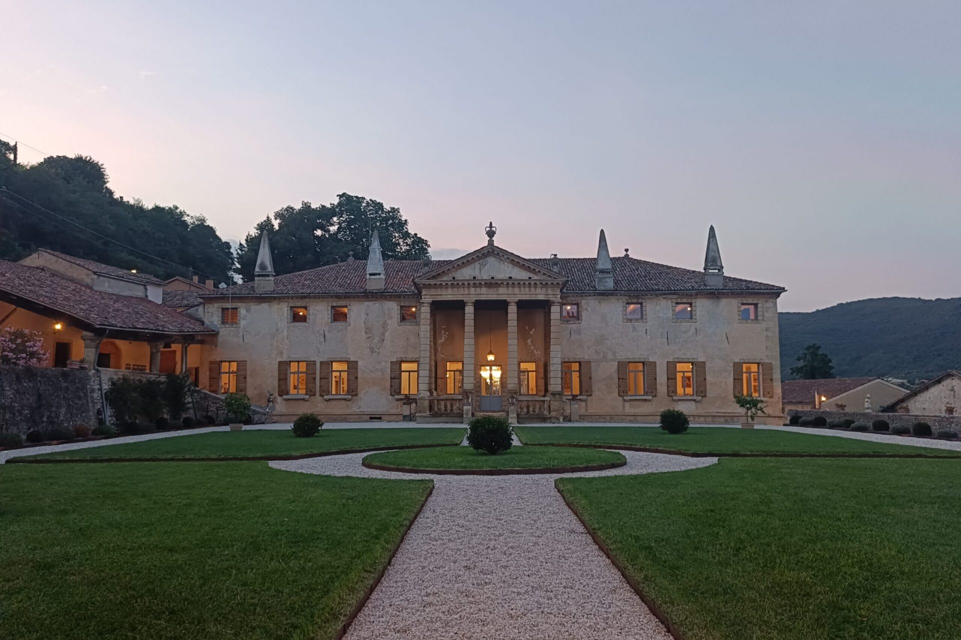 luxury-villa-living-villa-michio-verona-italy-1