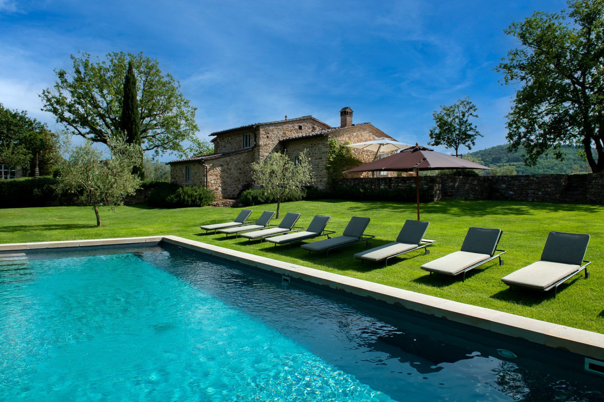 luxury-villa-living-villa-remmal-chianti-tuscany-italy-1