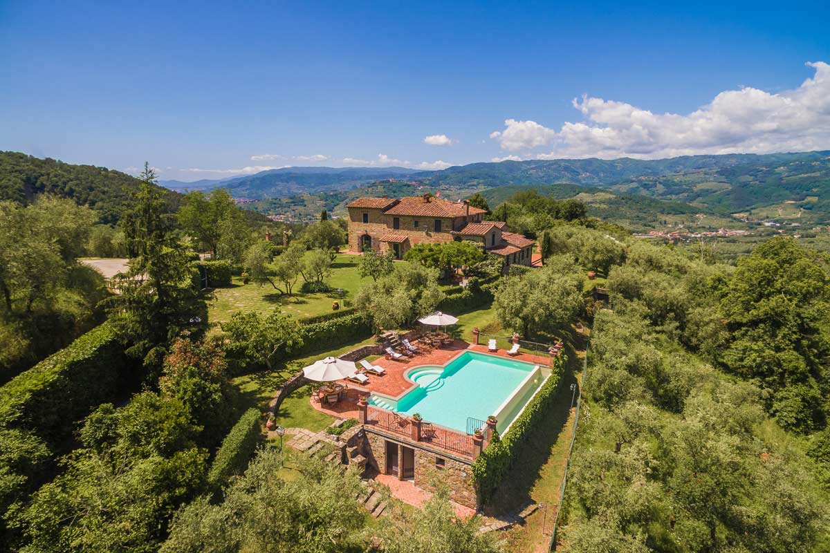 luxury-villa-living-villa-sammons-tuscany-italy-1