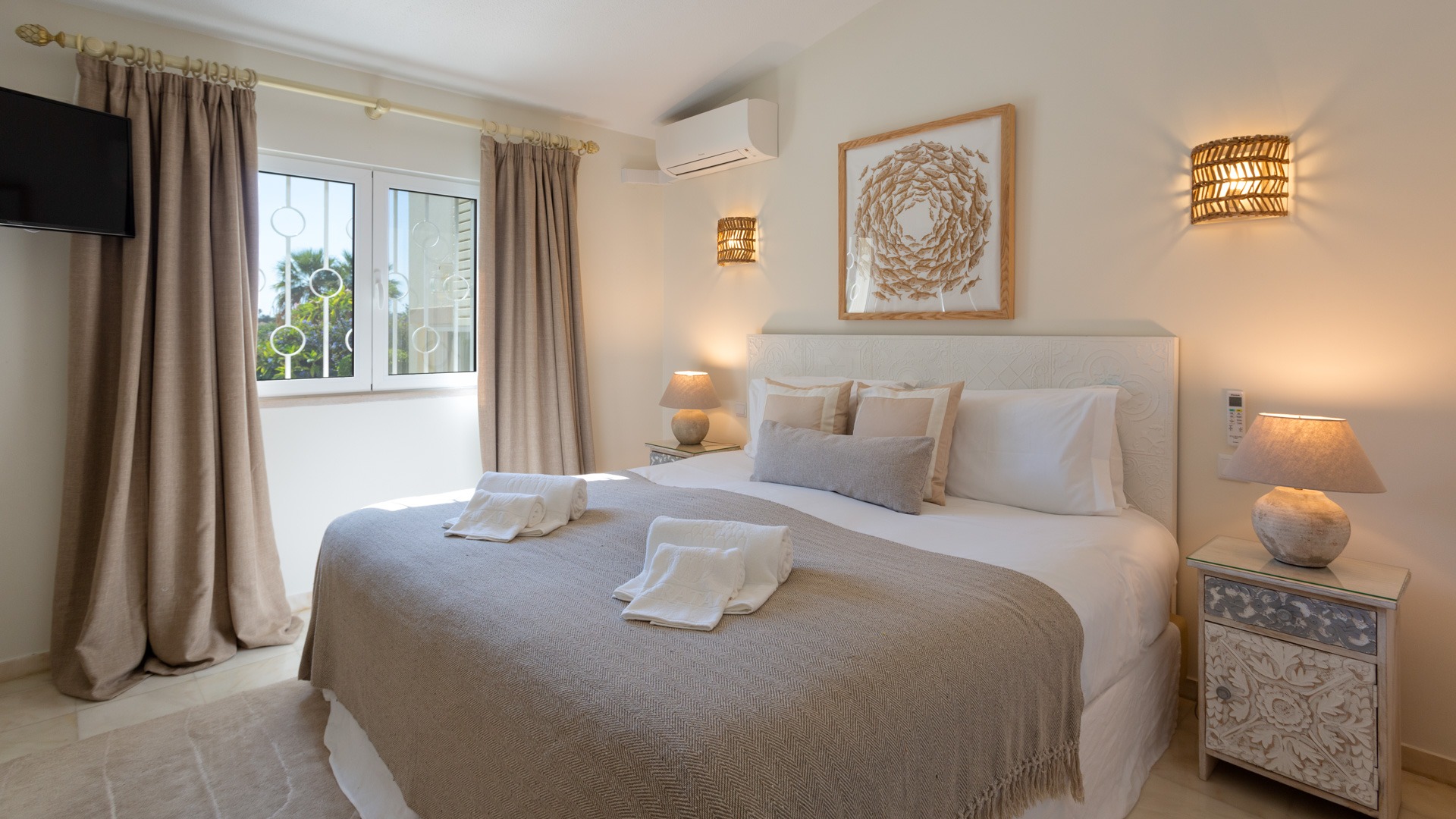 luxury-villa-living-villa-striata-dunas-douradas-portugal-14