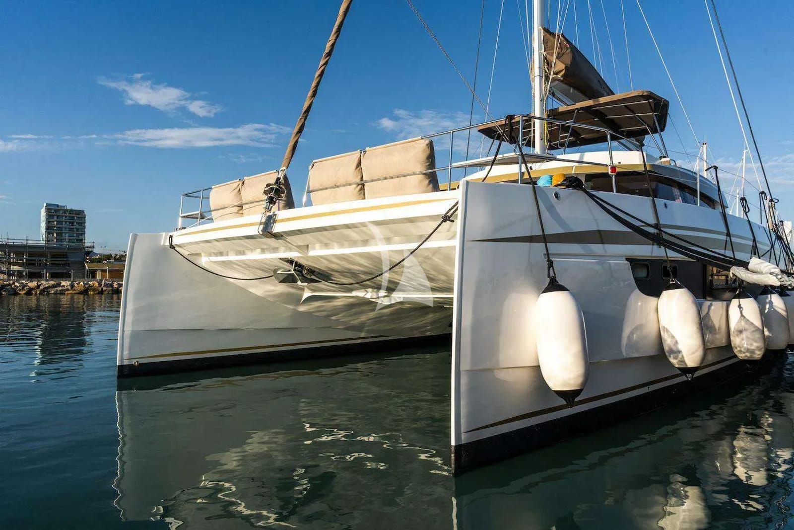 2-SIGNATURE-VISION-Catamaran-Yacht