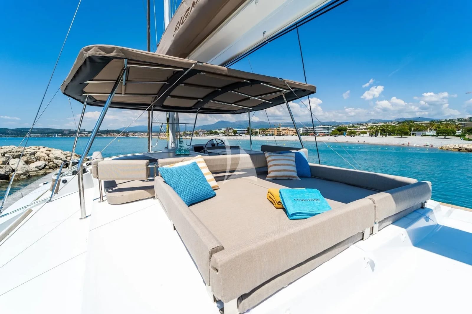 3-SIGNATURE-VISION-Catamaran-Yacht
