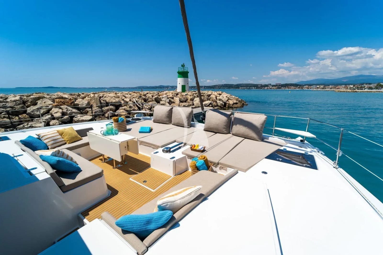 4-SIGNATURE-VISION-Catamaran-Yacht