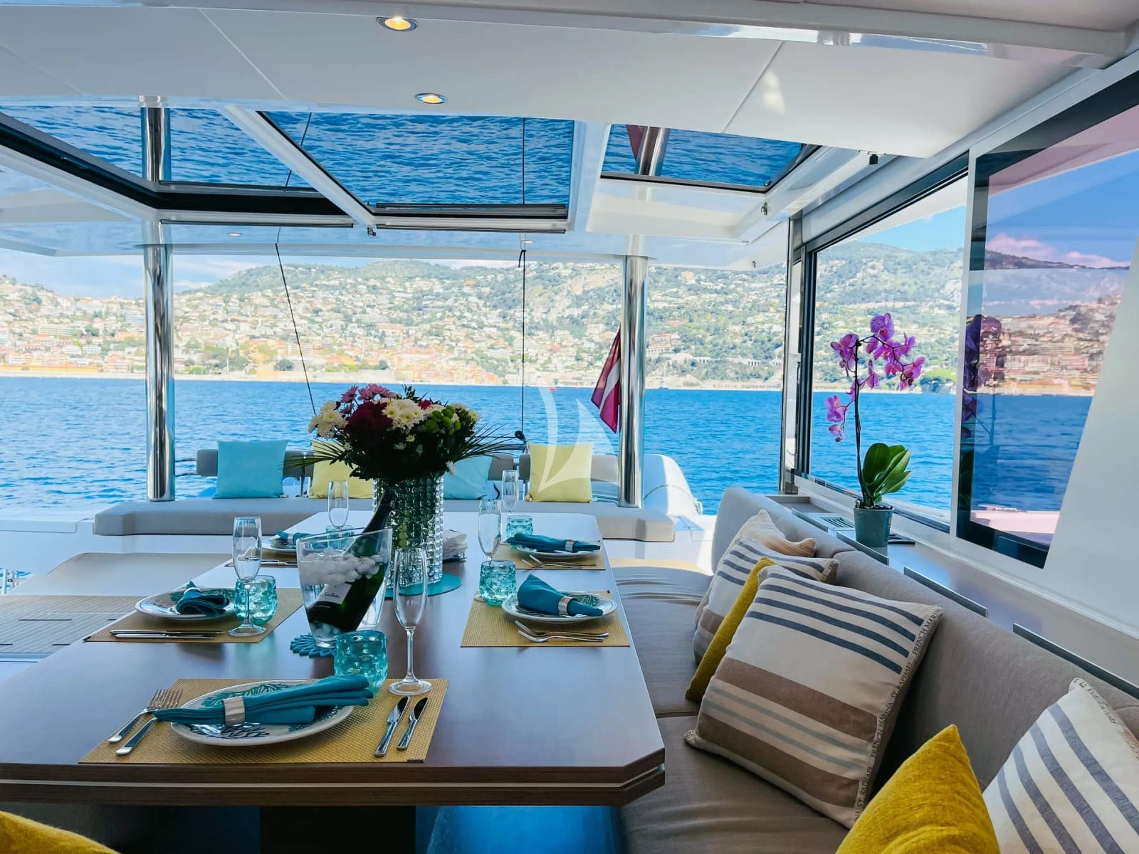 5-SIGNATURE-VISION-Catamaran-Yacht