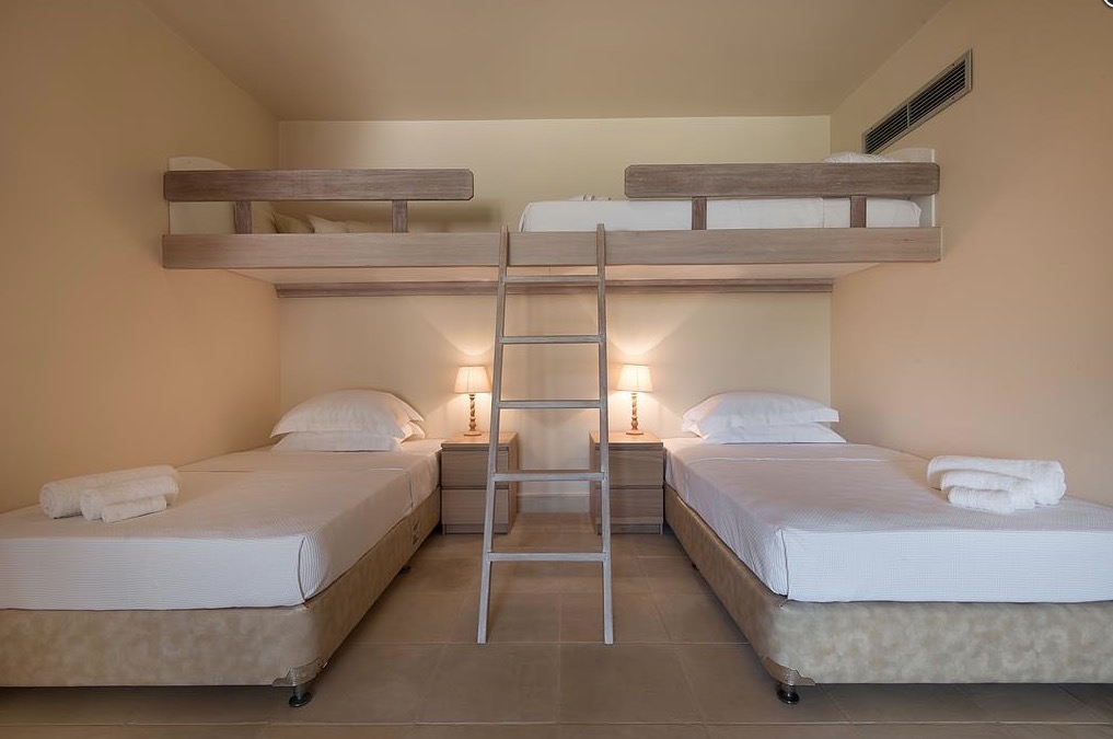 Luxury-Villa-Living-Villa-Emerald-Greece-3 Luxury-Villa-Living-Villa-Emerald-Greece-3