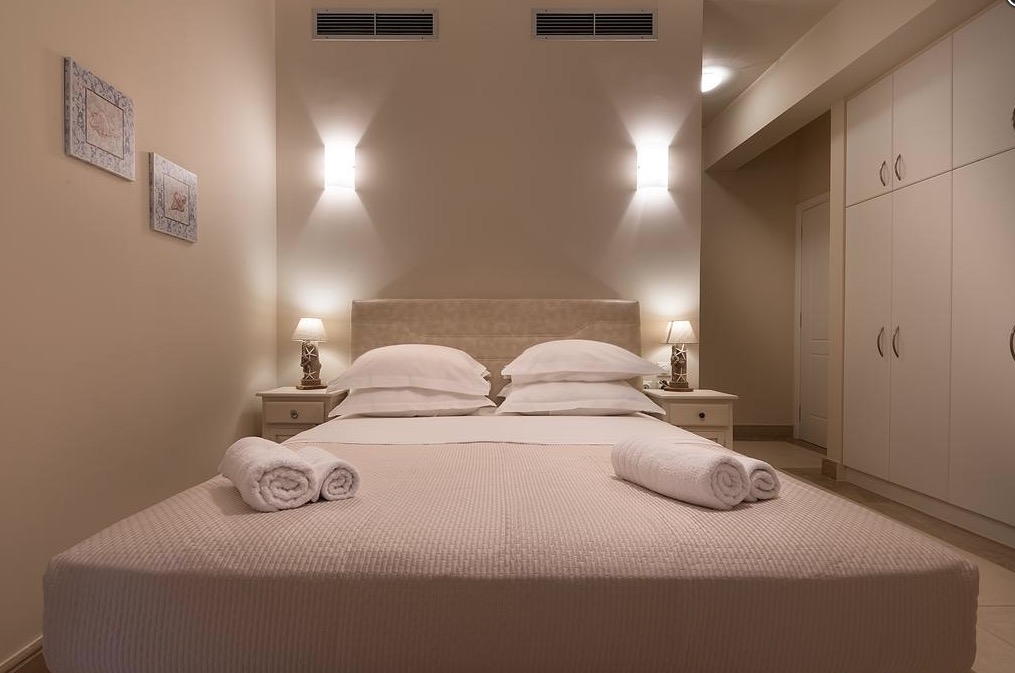 Luxury-Villa-Living-Villa-Gold-Greece-3 Luxury-Villa-Living-Villa-Gold-Greece-3