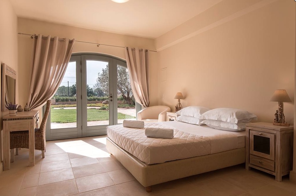 Luxury-Villa-Living-Villa-Gold-Greece-5 Luxury-Villa-Living-Villa-Gold-Greece-5