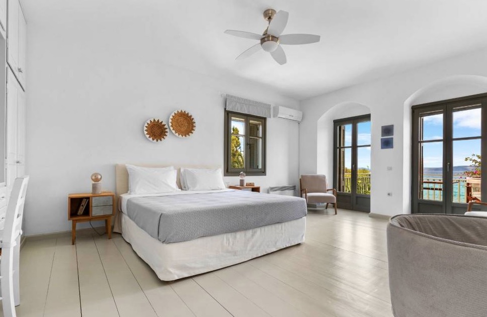 Luxury-Villa-Living-Villa-Iris-Greece-2