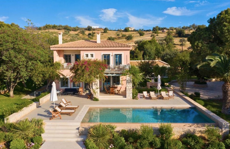 Luxury-Villa-Living-Villa-Iris-Greece-9