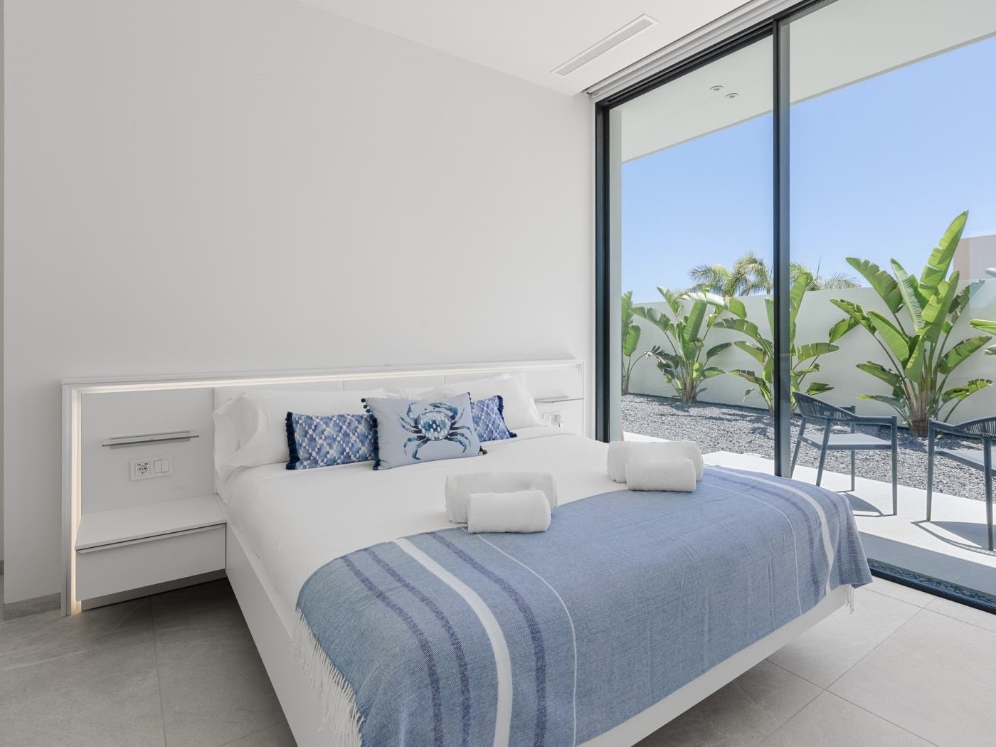 luxury-villa-living-casa-garcia-adeje-tenerife-9