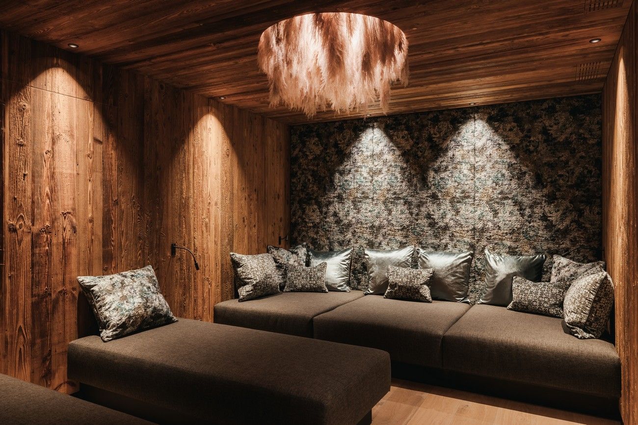 luxury-villa-living-chalet-orial-selva-dolomites-italy-11