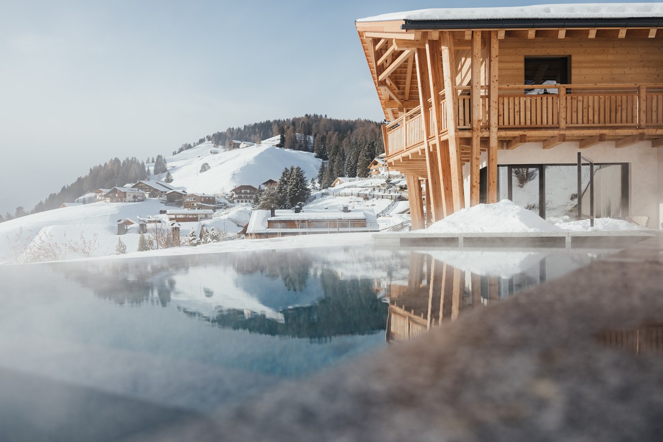 luxury-villa-living-chalet-orial-selva-dolomites-italy-13