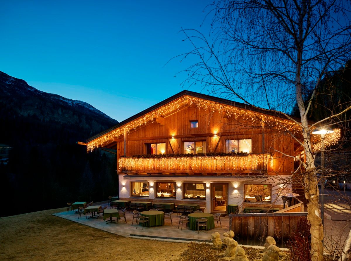 luxury-villa-living-chalet-servi-cortina-dolomites-italy-1