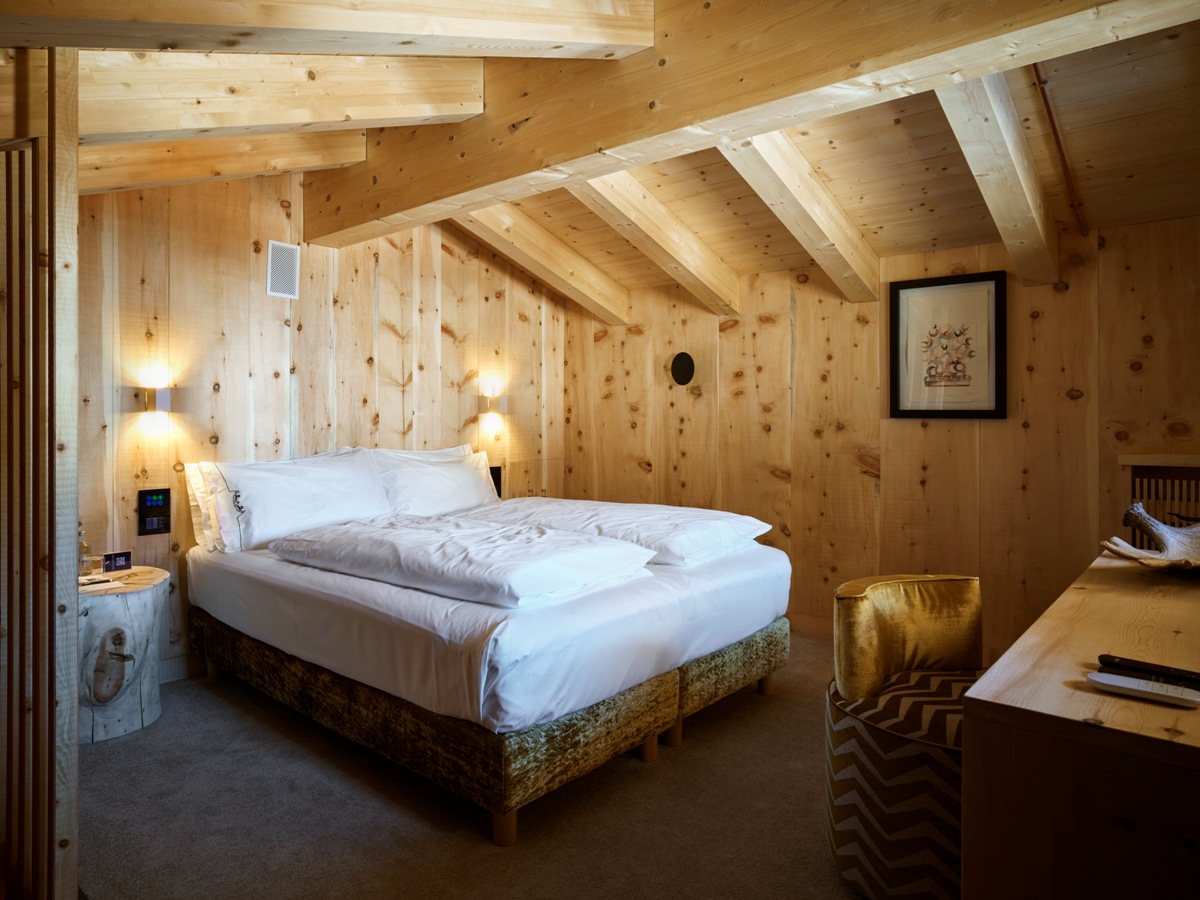 luxury-villa-living-chalet-servi-cortina-dolomites-italy-11