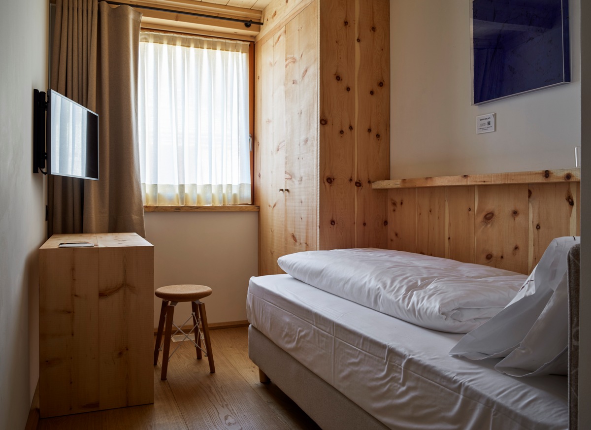 luxury-villa-living-chalet-servi-cortina-dolomites-italy-12