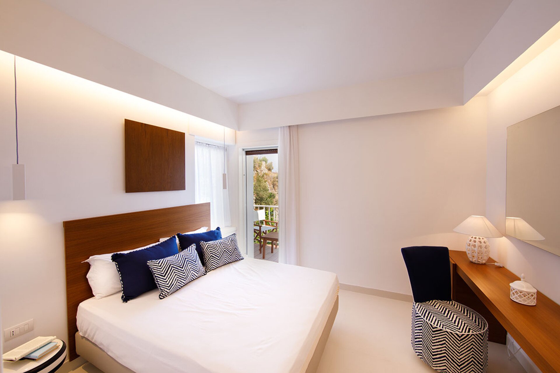 luxury-villa-living-villa-leizu-praiano-amalfi-coast-italy-13