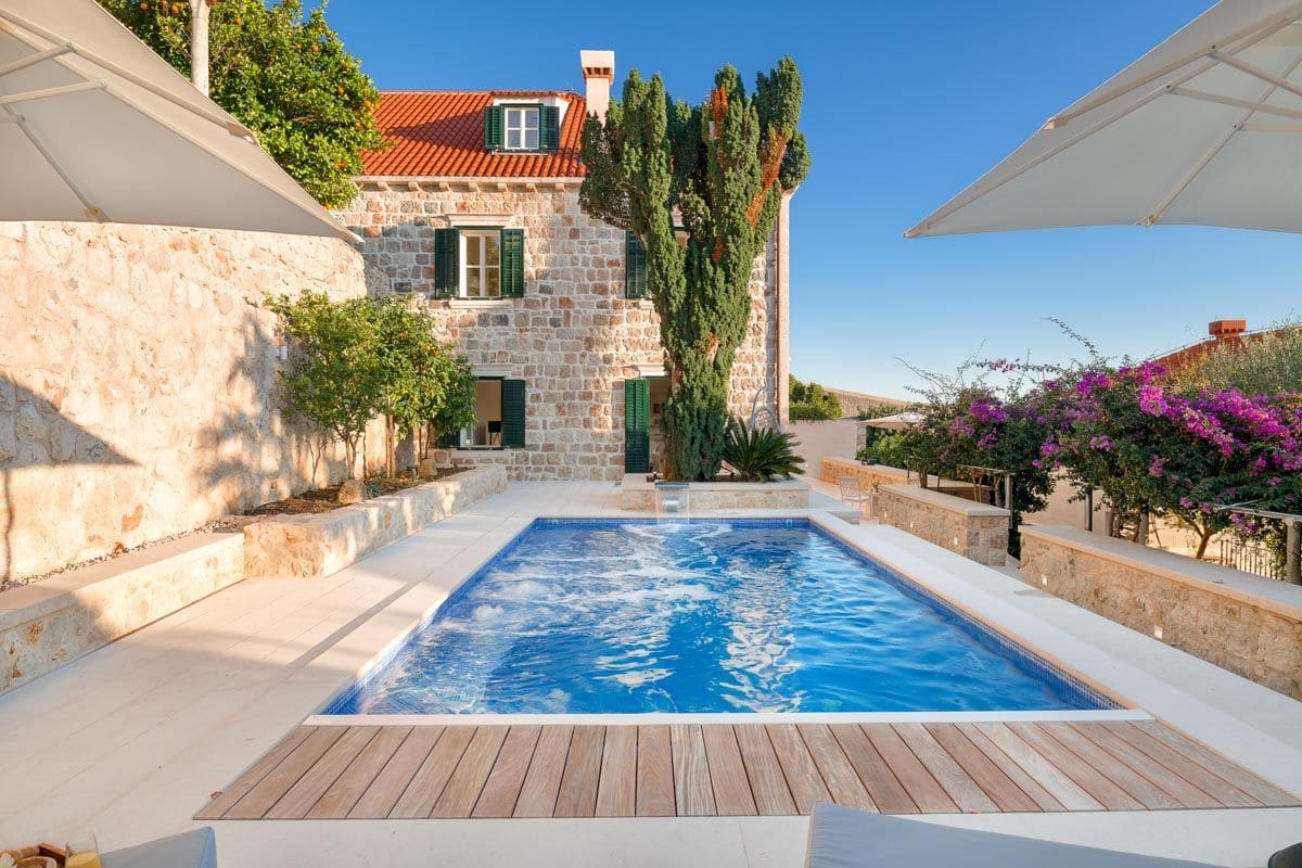 Luxury-4-Bed-Villa-in-Dubrovnik-Swimingpool