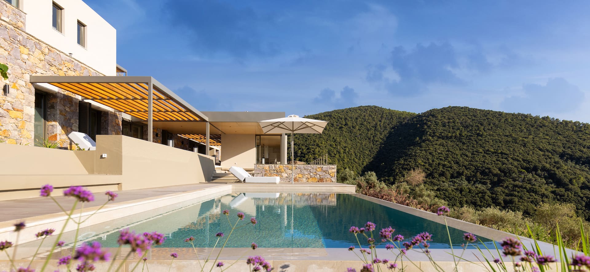 Luxury-4-Bed-Villa-in-Skiathos-VillaRoyalTang-LVL-10