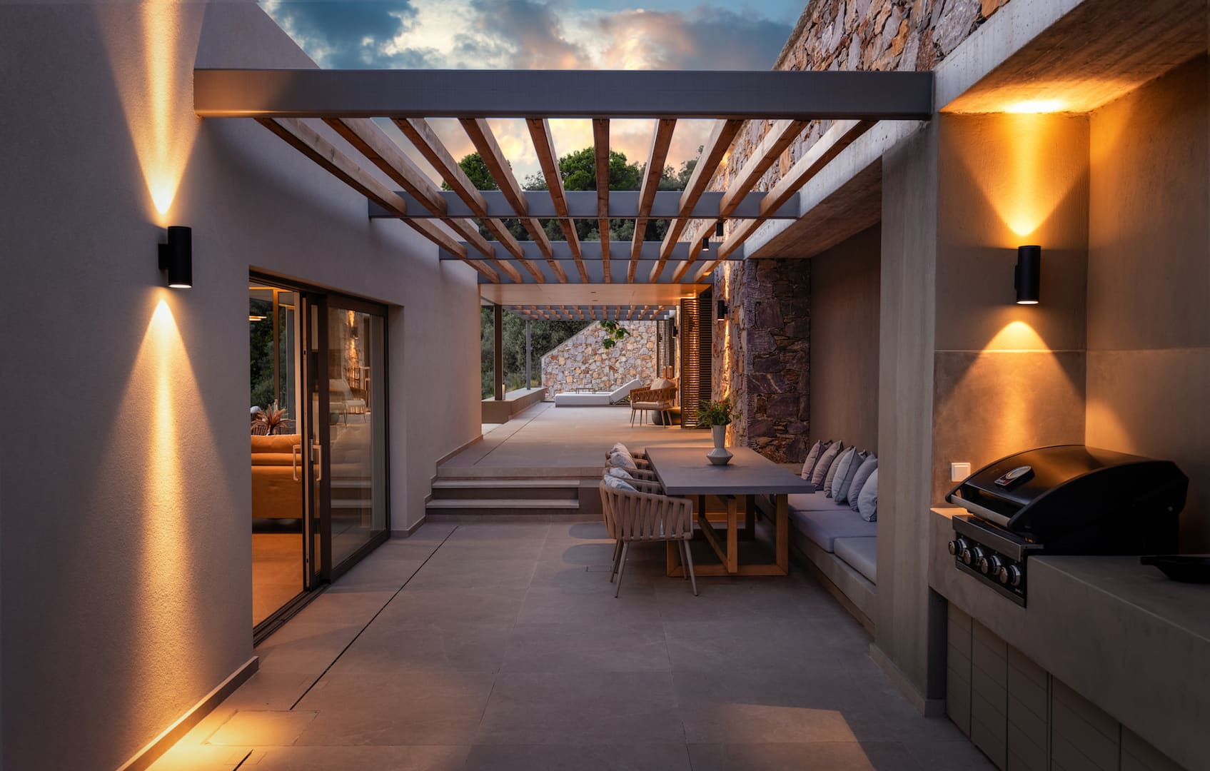 Luxury-4-Bed-Villa-in-Skiathos-VillaRoyalTang-LVL-11