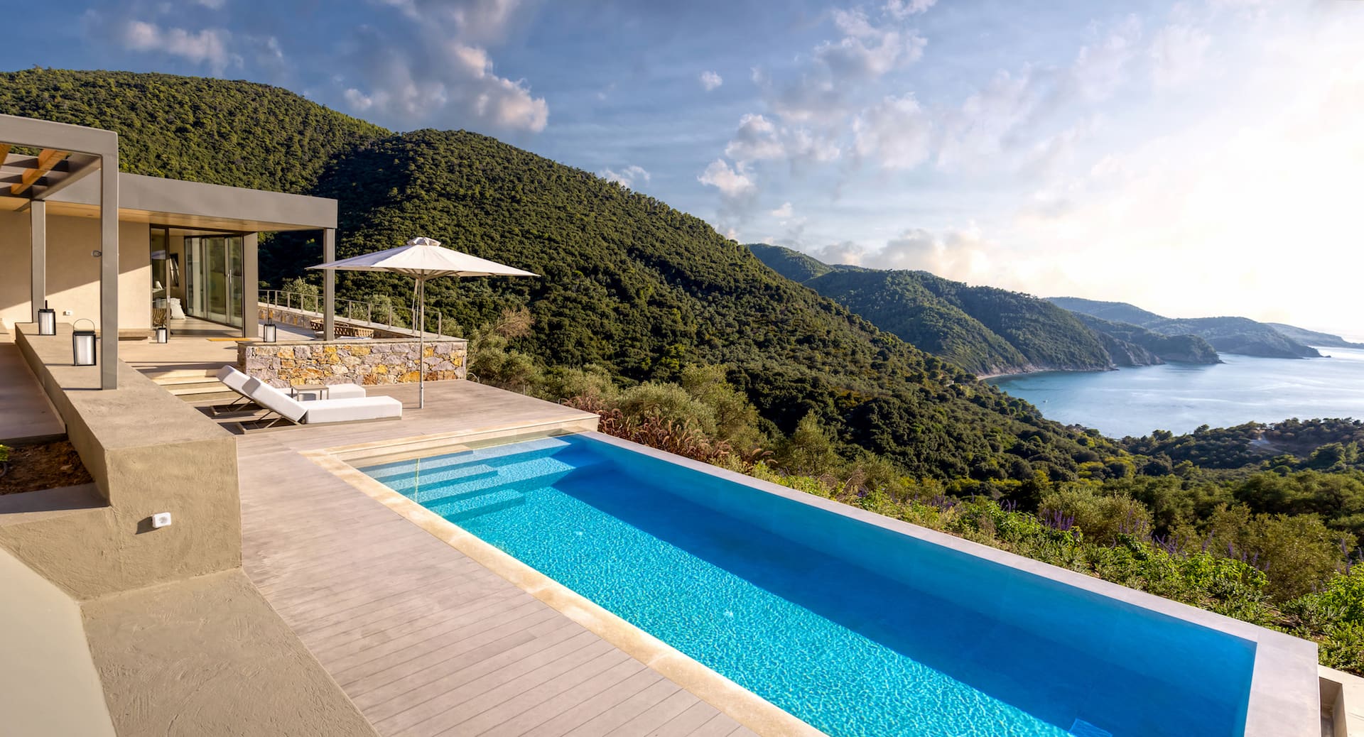 Luxury-4-Bed-Villa-in-Skiathos-VillaRoyalTang-LVL-13