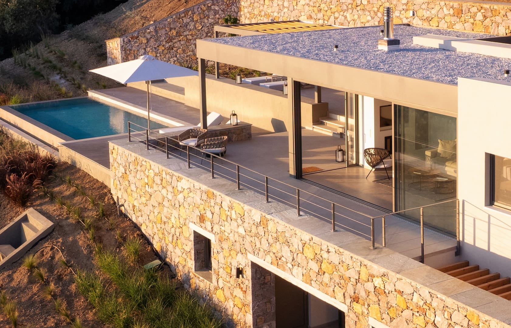 Luxury-4-Bed-Villa-in-Skiathos-VillaRoyalTang-LVL-14