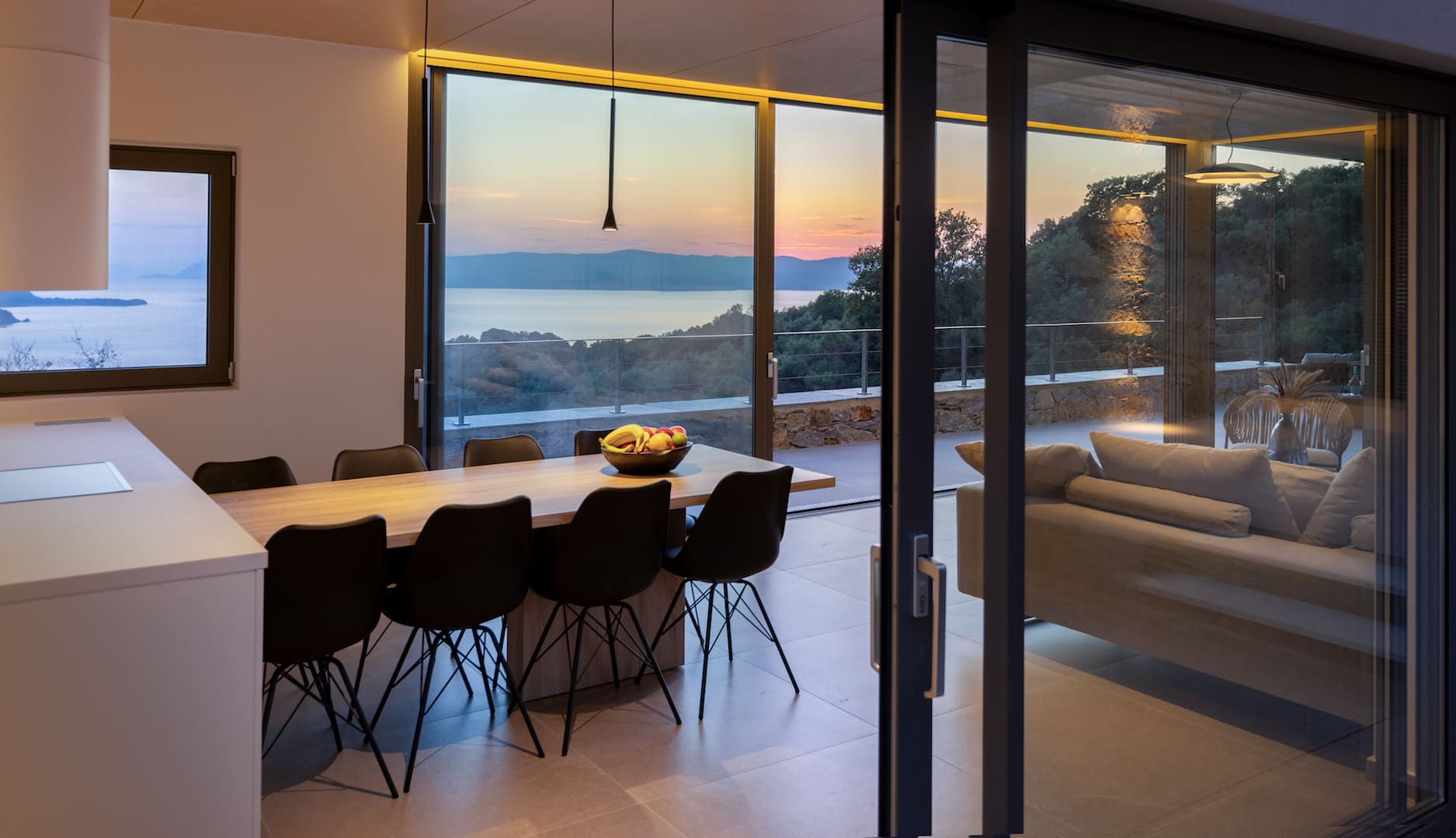 Luxury-4-Bed-Villa-in-Skiathos-living- area