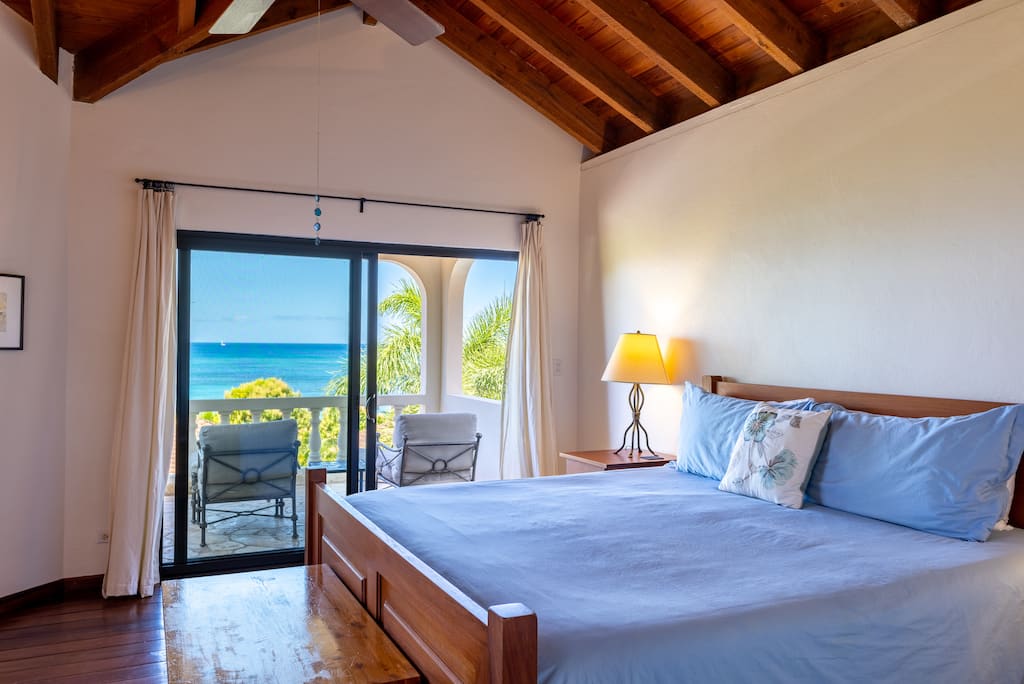 Luxury-4-Bedroom-Villa-Virgin-gorda-Villa-BellaMare-Bedroom1