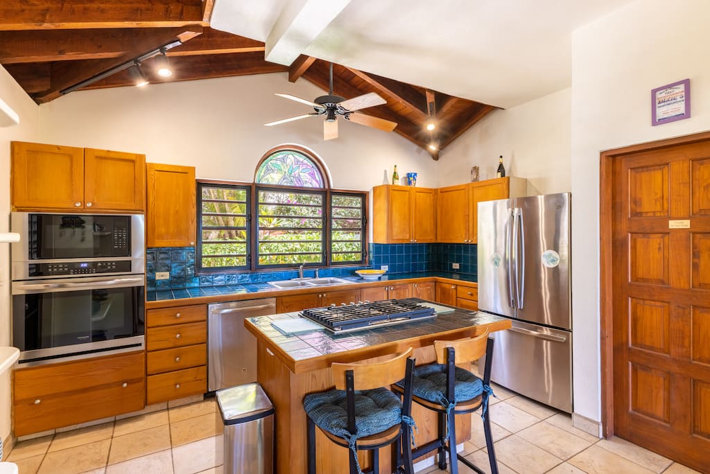 Luxury-4-Bedroom-Villa-Virgin-gorda-Villa-BellaMare-Kitchen