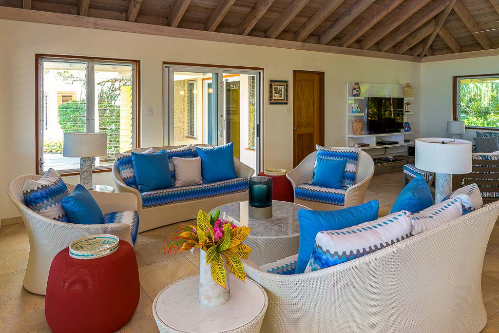 Luxury-5-Bedroom-Villa-Virgin-gorda-Villa-Beach-Comber-Villa-living