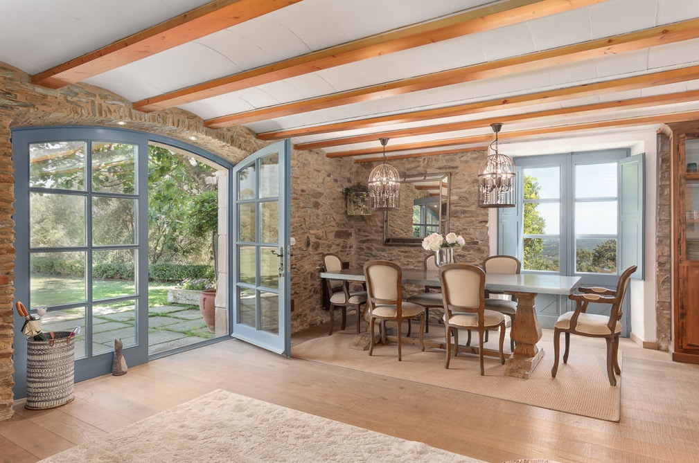 Luxury-Villa-Living-Can-Font-de-Montanya-Spain-1