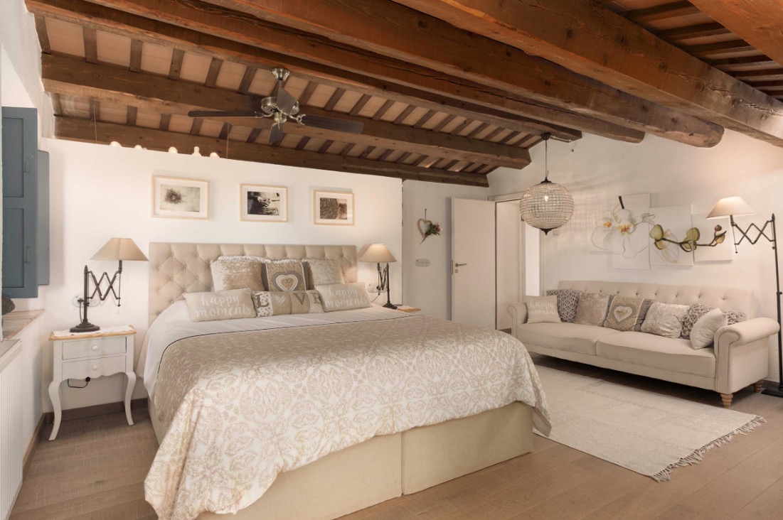 Luxury-Villa-Living-Can-Font-de-Montanya-Spain-15