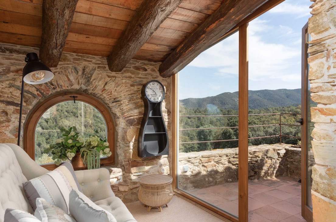 Luxury-Villa-Living-Can-Font-de-Montanya-Spain-22