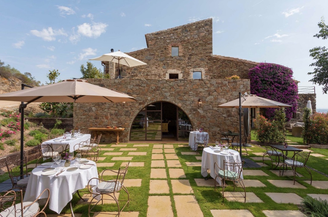 Luxury-Villa-Living-Can-Font-de-Montanya-Spain-24