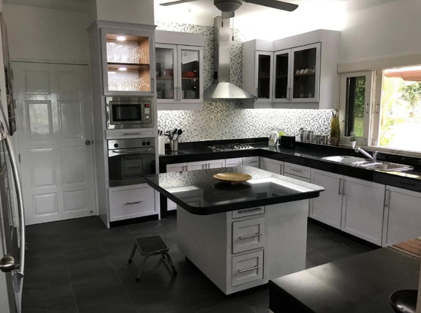 Luxury-Villa-Living-Villa-Sonthi-Phuket-Thailand-9