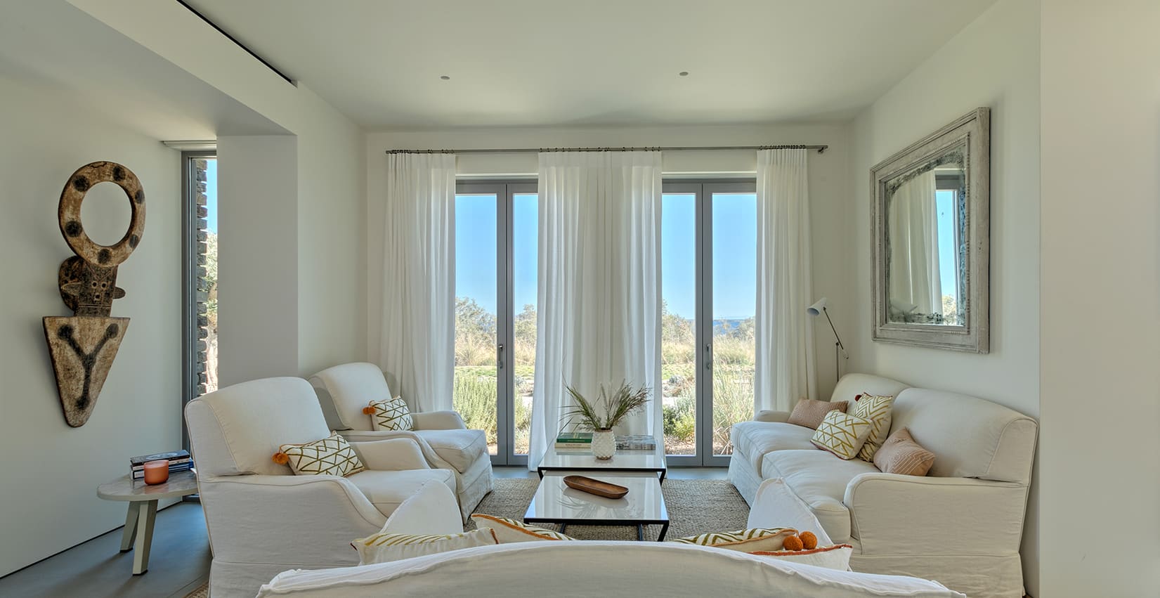 Living-room-Luxury-Villa-in-Paros-LVL-Villa-Aliki