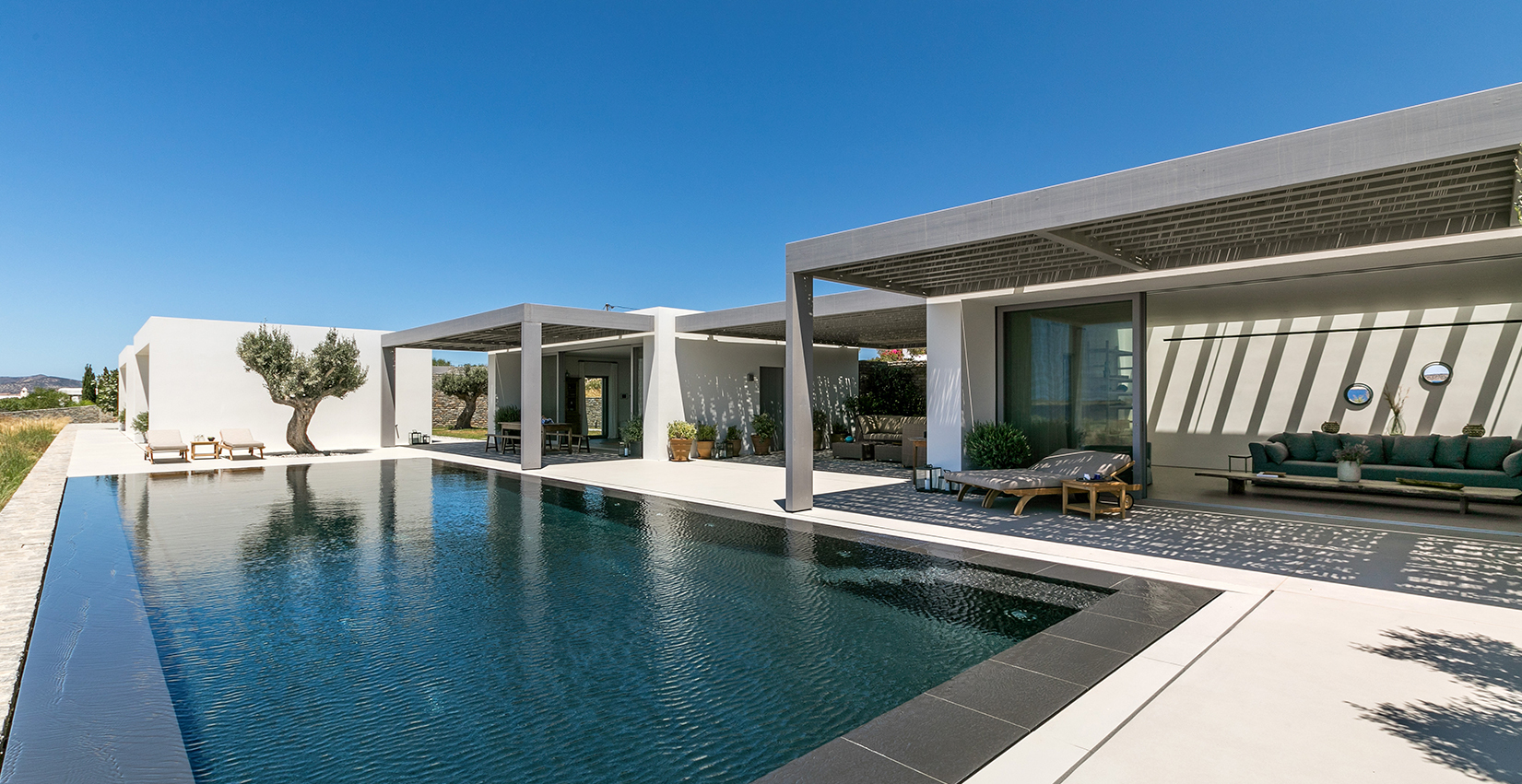 Luxury-Villa-in-Paros-LVL-Villa-Praxis-2-1 Luxury-Villa-in-Paros-LVL-Villa-Praxis-2-1