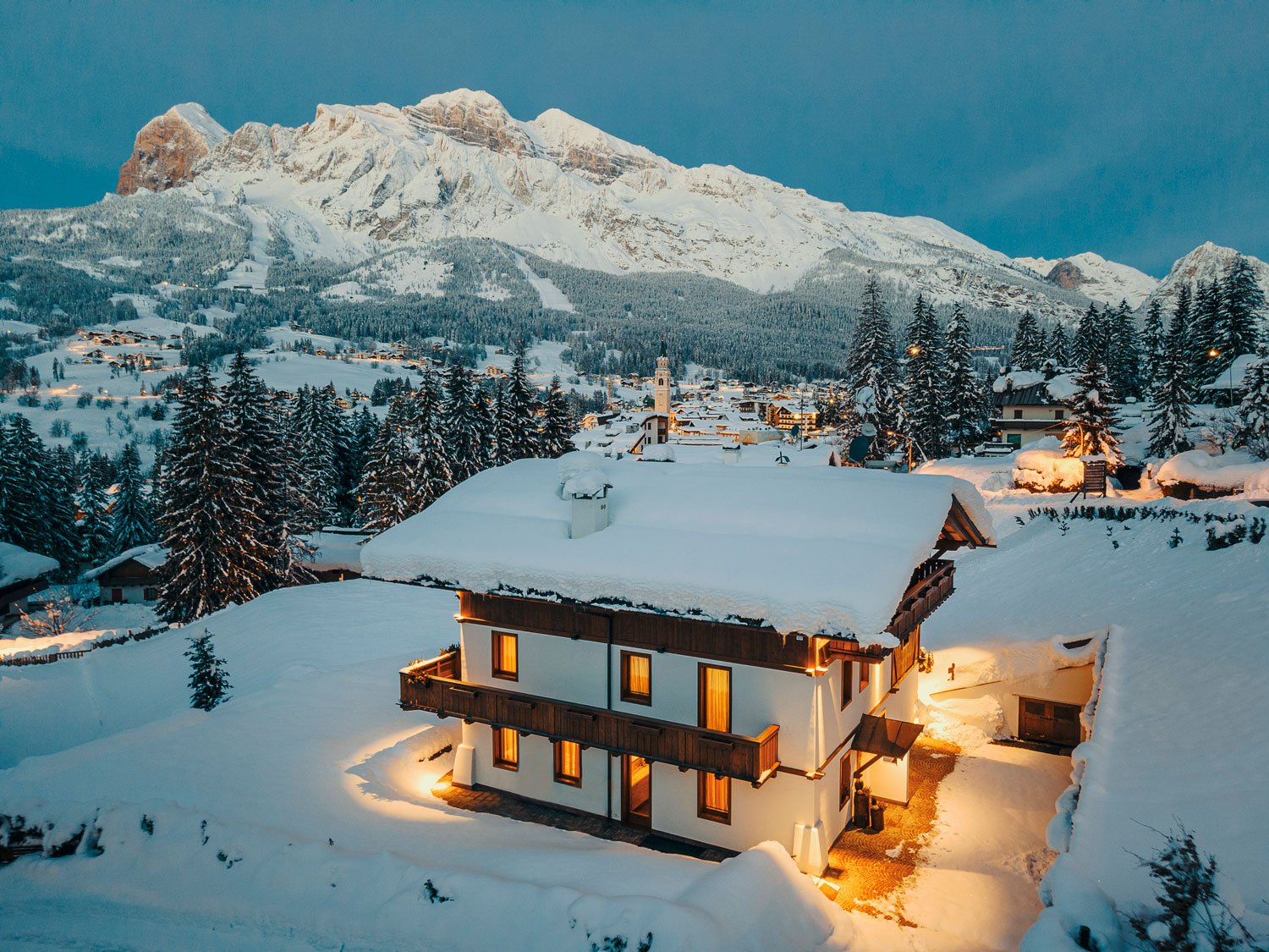 Luxury_Villa_Living_Chalet_Dolomites_Cortina_d’Ampezzo_Italy30