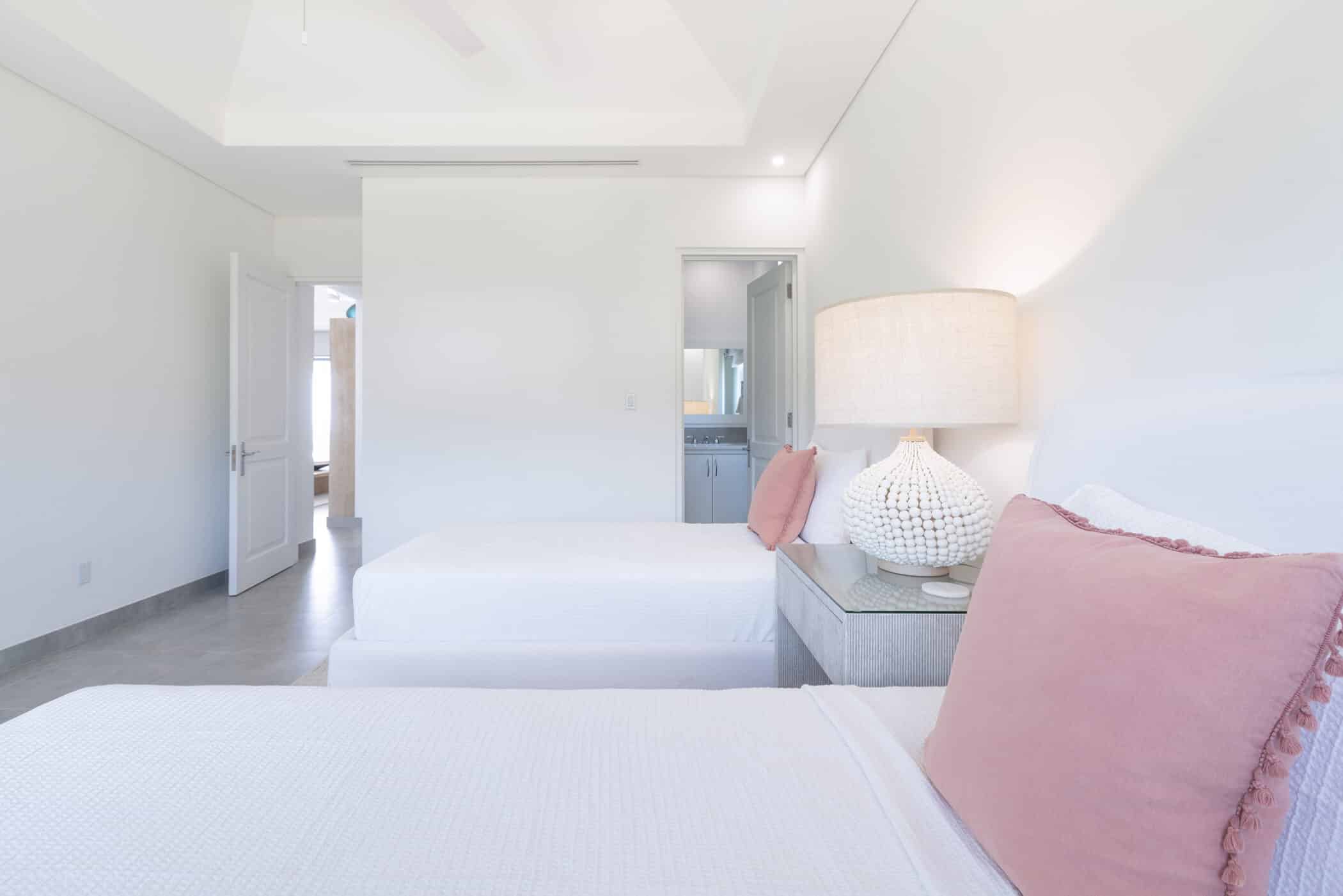 Luxury_Villa_Living_The_Fairways_Barbados14