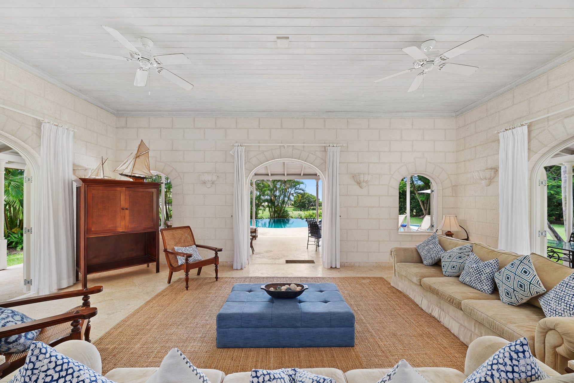 luxury-villa-living-villa-rosa-royal-westmoreland-barbados-2
