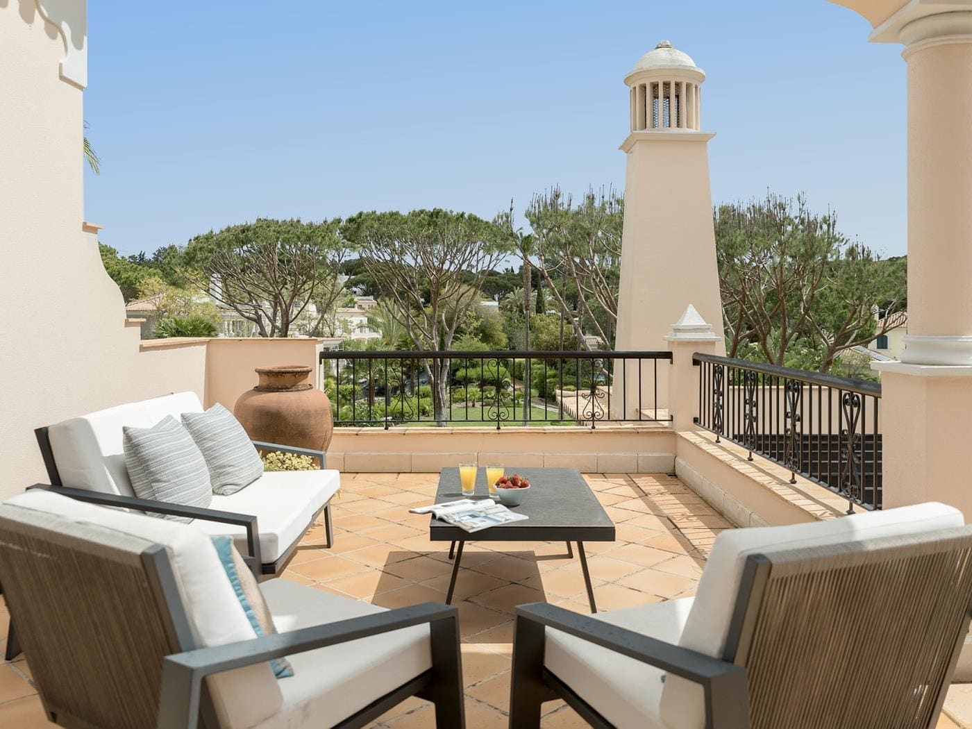 Luxury-5-Bedroom-Villa-Dunas-Douradas-Algarve-VILLAAster2-E1015F7x1400